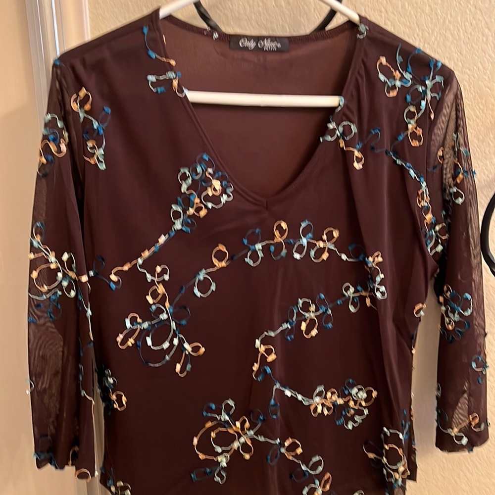 Light weight V-neck top